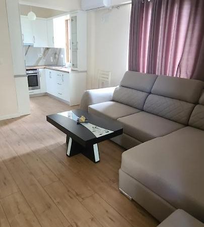 Brand New Apartment Gjirokastër Esterno foto