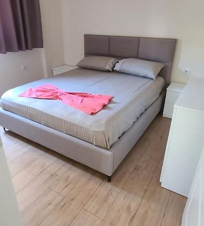 Brand New Apartment Gjirokastër Esterno foto